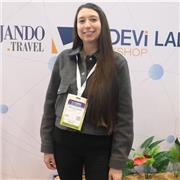 Me defino como alguien paciente, curioso y apasionado por hacer que las matemáticas sean claras y hasta divertidas. primaria